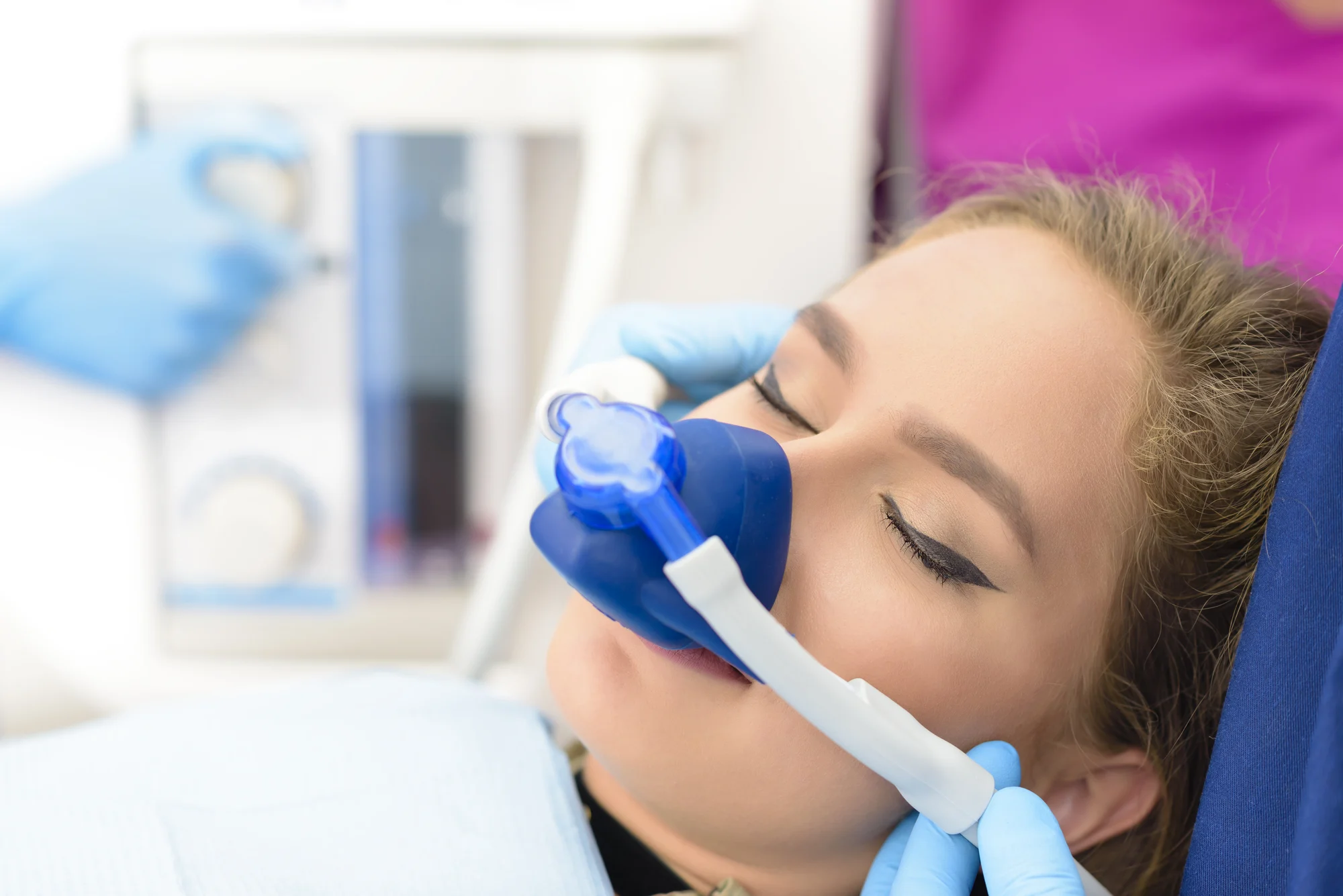 patient with nitrous oxide mask