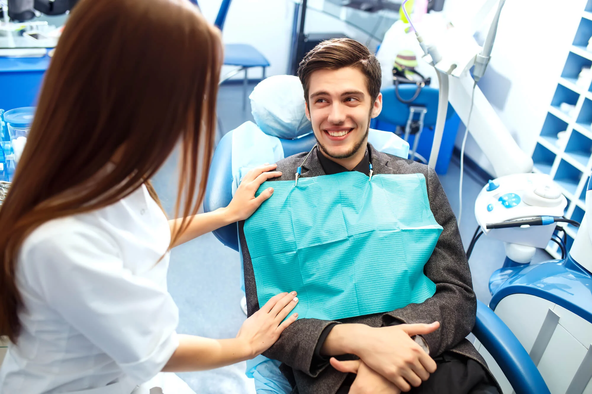 oral surgeon in montgomery al talking to anxious patient