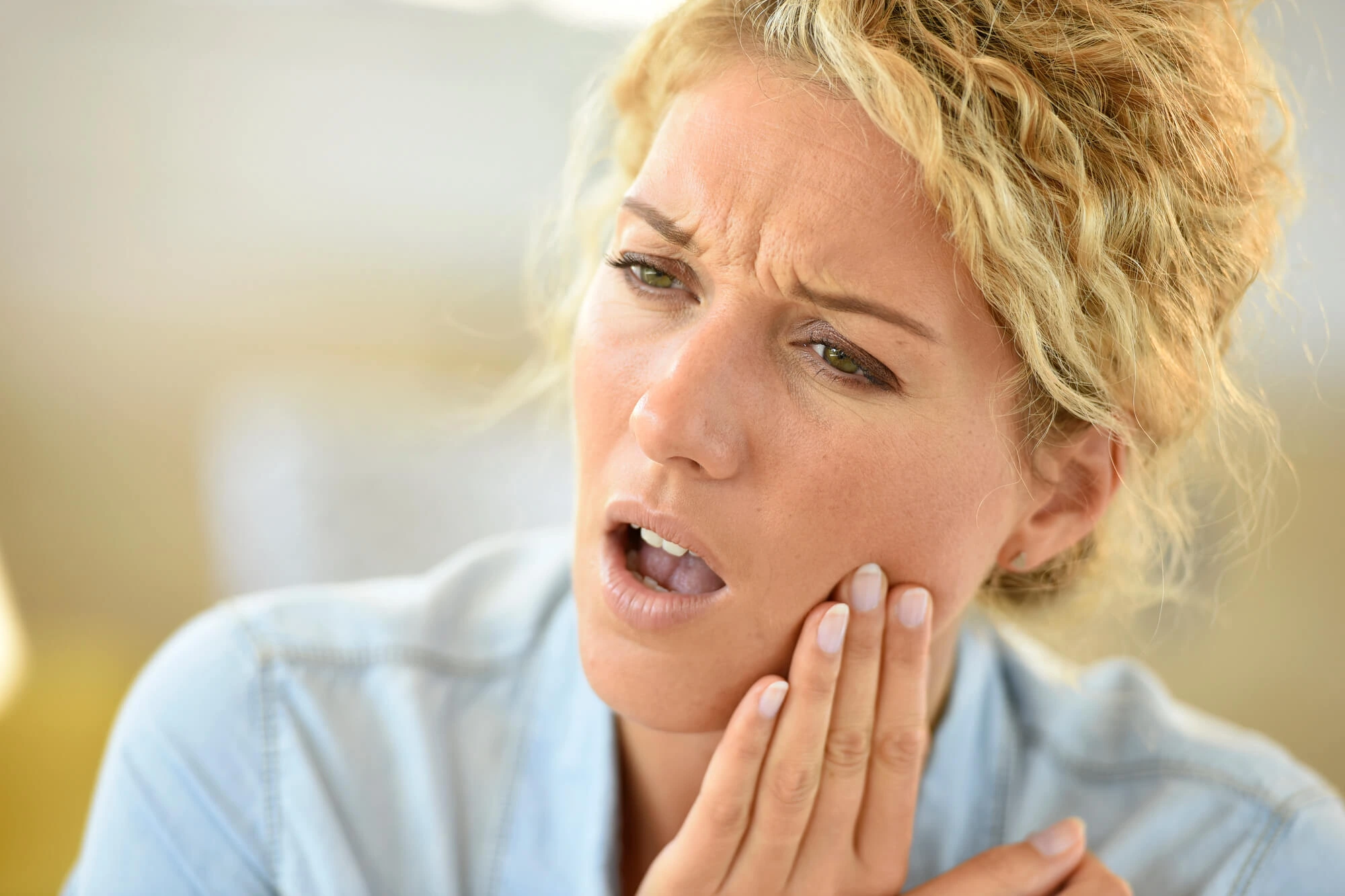 Signs of Periimplantitis If You Don't Have Good Dental Implants Near Me