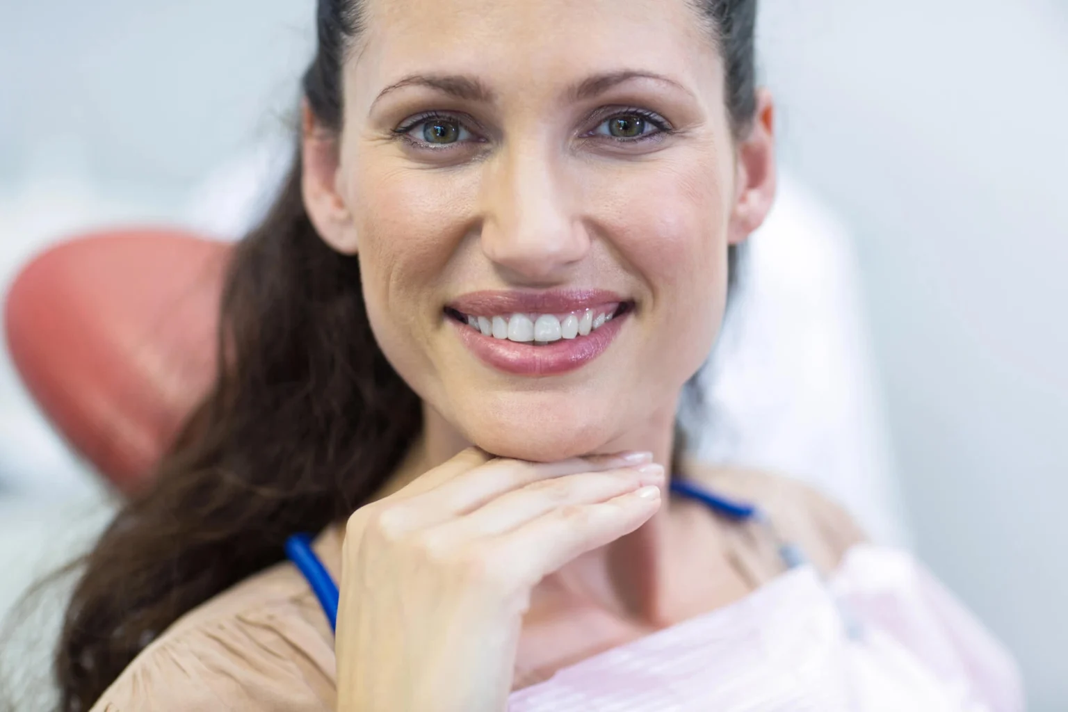 Dental Bonding vs. Veneers: When to Pick Each One?